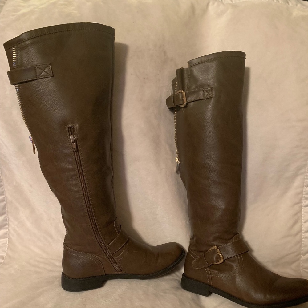 Women’s size 9 Just Fab brand Brown Boots